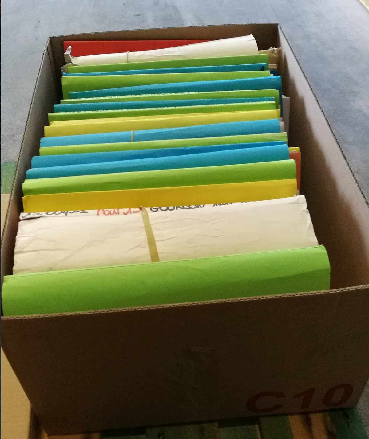 Cartons d'archives conditionnés pour le stockage externalisé